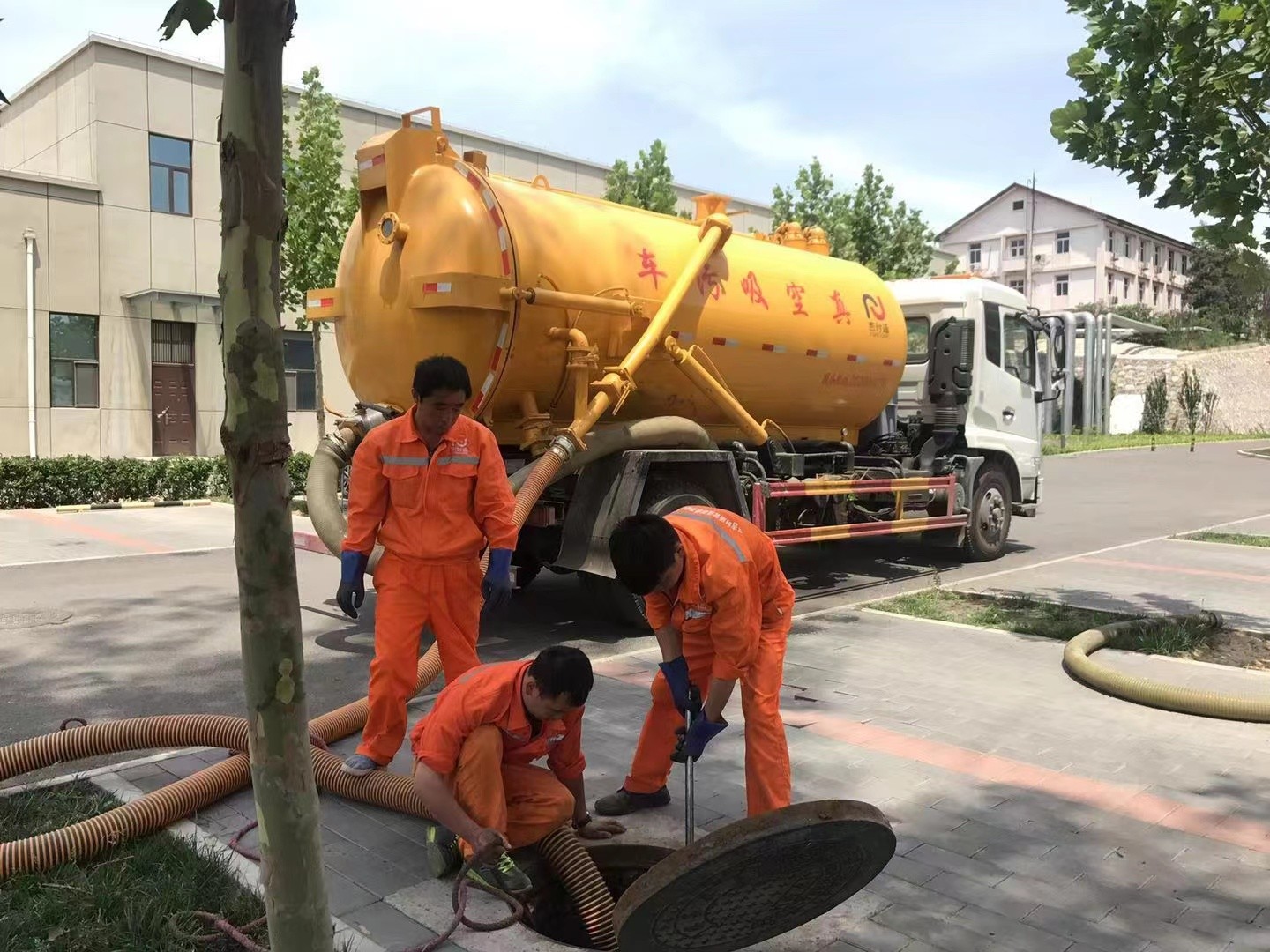 卓资化粪池清理与5-8吨吸粪车施工效率分析
